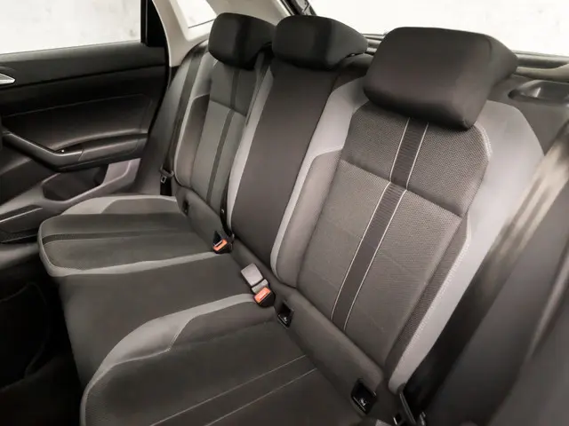 Volkswagen Polo 1.0 TSI Sportline 2022 Benzine 16