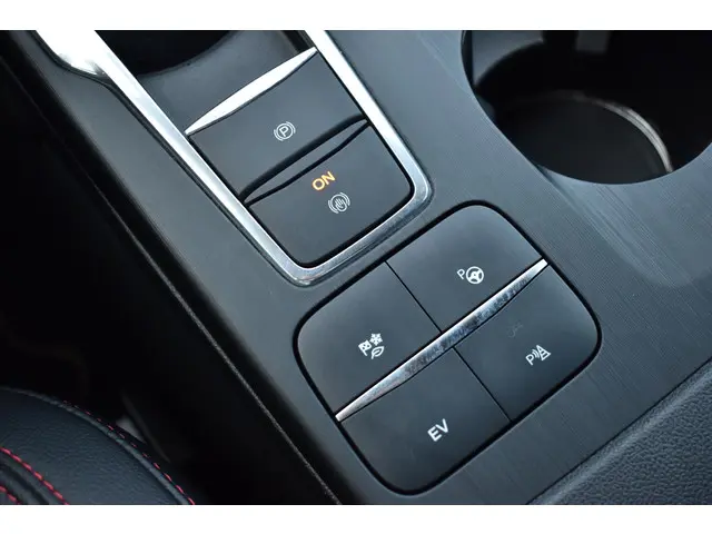Ford Kuga 2.5 PHEV 225 PK ST-Line X 2020 Hybride Benzine 28