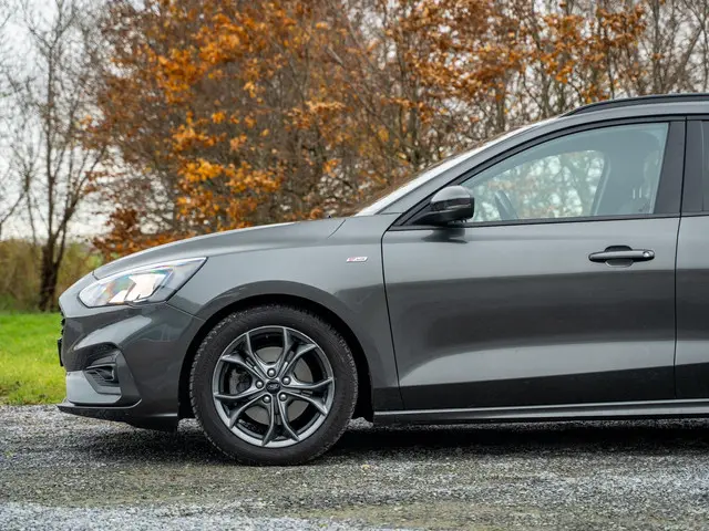 Ford Focus Wagon 1.0 EcoBoost ST Line 2019 Benzine 13