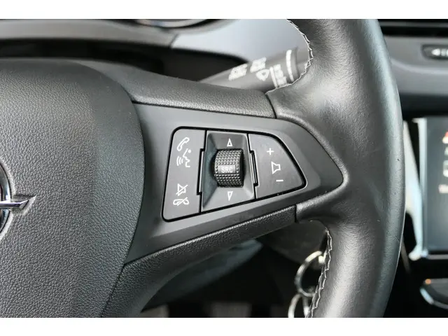 Opel Corsa 1.4 Favourite 2018 Benzine 30