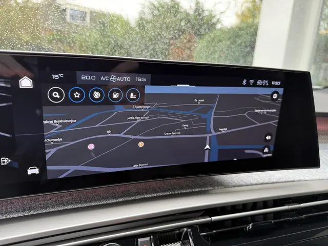 Peugeot 3008 1.2 Hybrid 145 GT 2025 Hybride Benzine 8