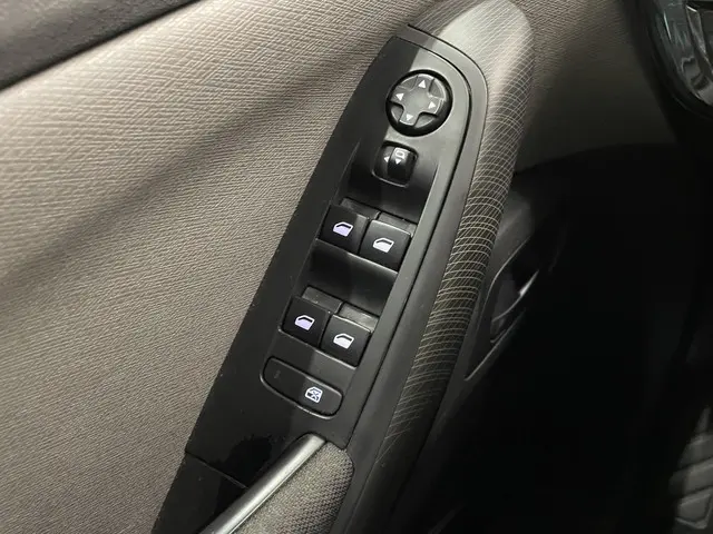 Citroën C4 Picasso 1.2 PureTech Exclusive 2015 Benzine 19