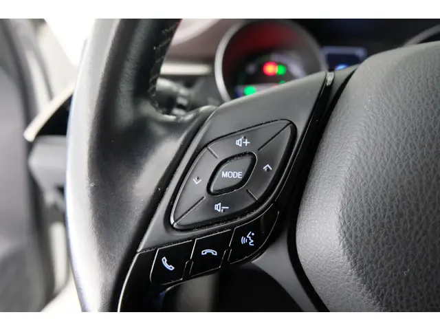 Toyota C-HR 1.8 Hybrid Executive 2018 Hybride Benzine 15
