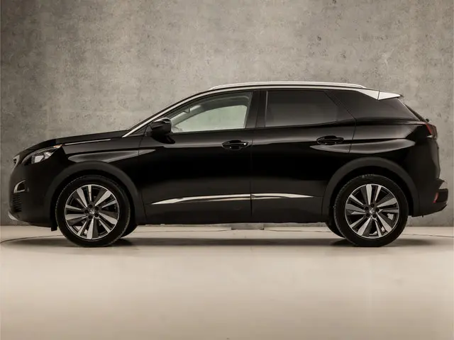 Peugeot 3008 1.2 PureTech Premium Sport 2020 Benzine 2