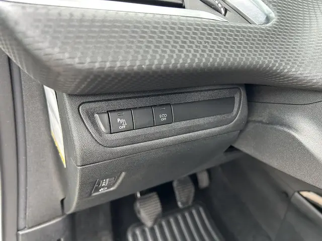 Peugeot 2008 1.2 Turbo 110PK Signature 2019 Benzine 32