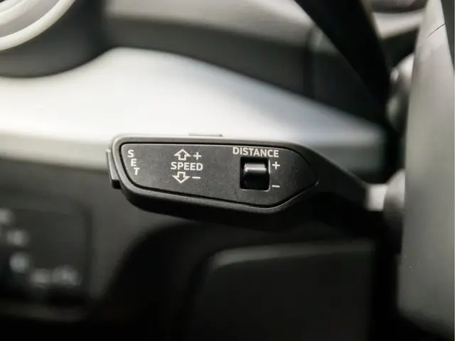 Audi Q2 35 TFSI S-Line Sport 2020 Benzine 25