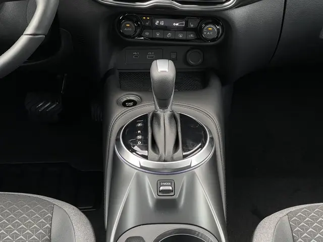 Nissan Juke 1.6 Hybrid N-Design 2025 Hybride Benzine 18