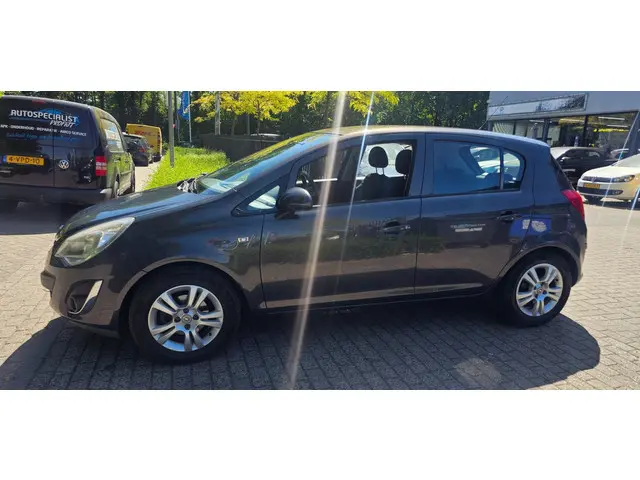 Opel Corsa 1.2-16V Berlin 2013 Benzine 25