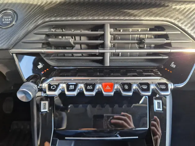 Peugeot 208 1.2T 100pk Allure Pack 2023 Benzine 20