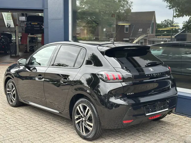Peugeot 208 1.2 Turbo 100 PK Allure 2023 Benzine 4