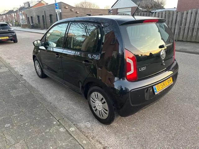 Volkswagen up! 1.0 move up! BlueMotion 2013 Benzine 7
