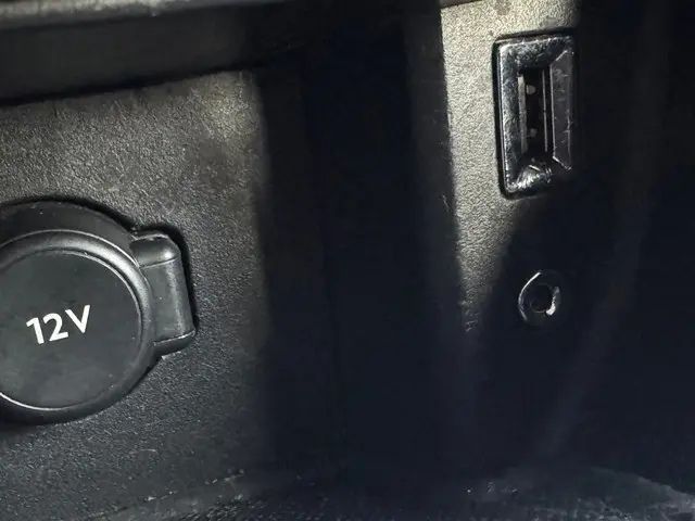 Peugeot 308 1.6 BlueHDi Active 2014 Diesel 23