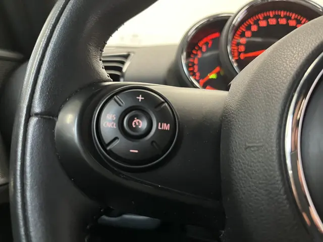 MINI Clubman 1.5 One Salt Business 2018 Benzine 25