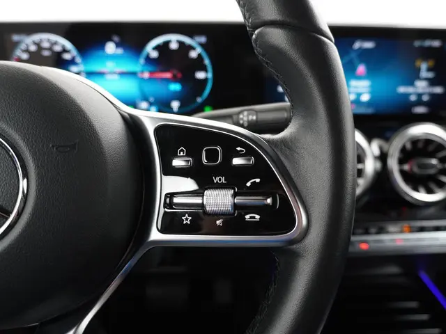 Mercedes-Benz EQB 250 Luxury Line 67 kWh 2023 Elektrisch 28