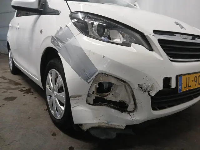 Peugeot 108 1.0 e-VTi Active Schadeauto!! 2016 Benzine 9