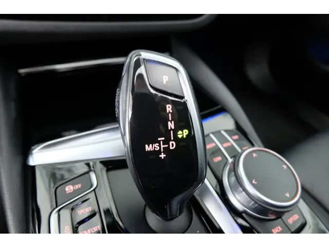 BMW 5 Serie Touring 530i xDrive Sport-Line 2018 Benzine 14