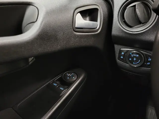 Ford Transit Courier 1.5TDCI Euro 6! 2019 Diesel 14