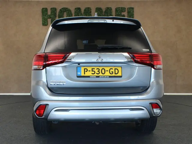 Mitsubishi Outlander 2.4 PHEV Pure 2021 Hybride Benzine 6