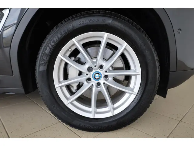BMW X3 xDrive30e 2023 Hybride Benzine 7