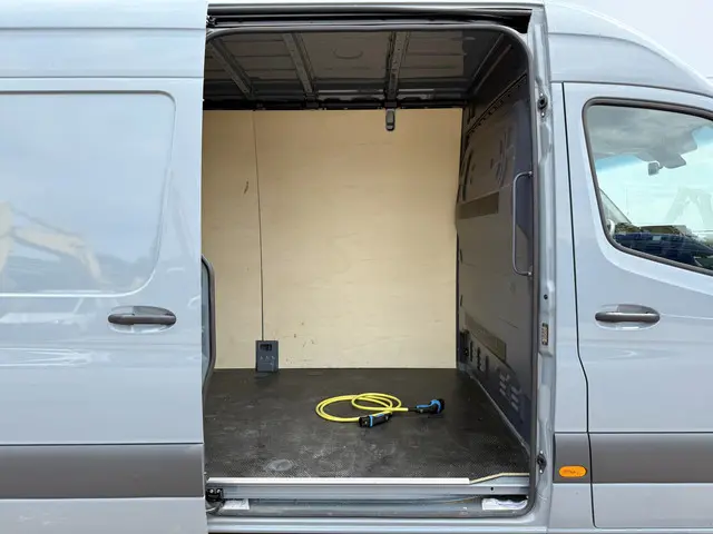 Mercedes-Benz eSprinter 312 2022 Elektrisch 10