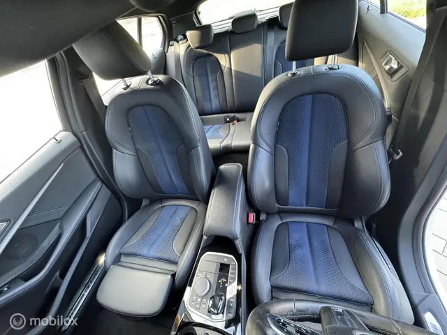BMW 1 Serie 118i M sport High exce. 2021 Benzine 12