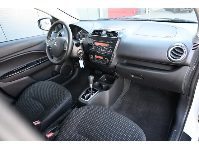 Mitsubishi Space Star 1.0 Bright 2015 Benzine 14