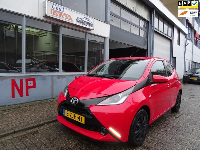 Toyota Aygo 1.0 VVT-i x-play 2015 Benzine
