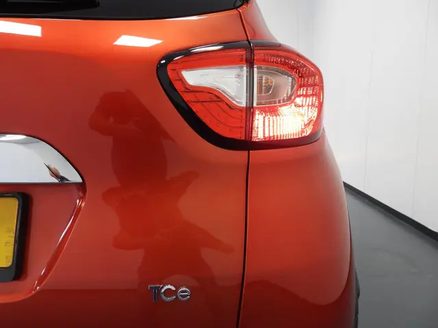 Renault Captur 1.2 TCe Aut. Helly Hansen 2014 Benzine 26