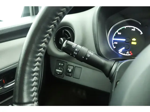 Toyota Yaris 1.5 Hybrid Energy 2018 Hybride Benzine 31