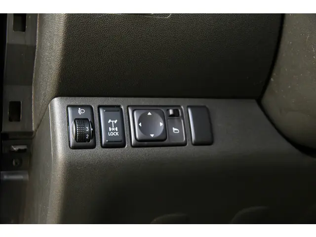 Nissan Navara 2.5 dCi XE King Cab 2012 Diesel 26