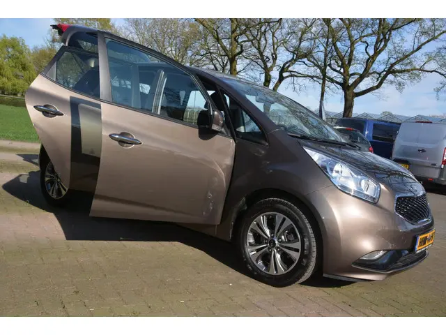 Kia Venga 1.6 CVVT automaat 2016 Benzine 14