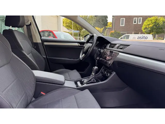 Škoda Superb 1.4 TSI ACT Style Business 2018 Benzine 14