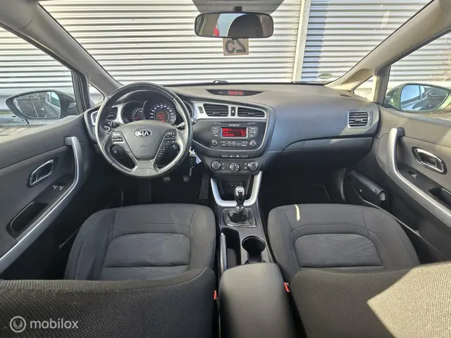 Kia cee'd 1.6 GDI ComfortLine |Jaar Garantie !! 2015 Benzine 7