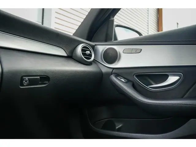 Mercedes-Benz C-Klasse 200 Prestige 2014 Benzine 24