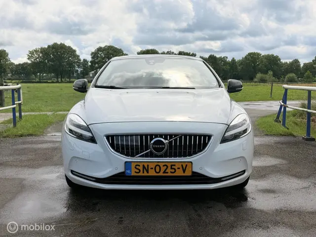 Volvo V40 2