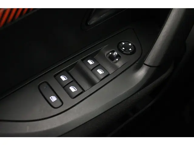 Peugeot 2008 1.2 PureTech Active 2020 Benzine 16