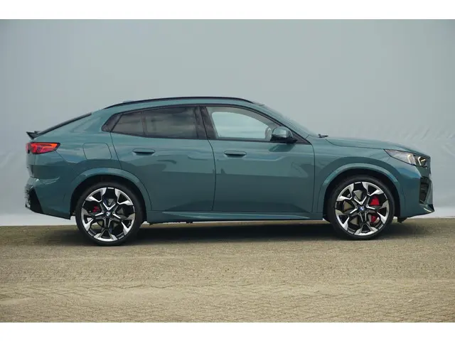 BMW X2 sDrive20i 2025 Benzine 7