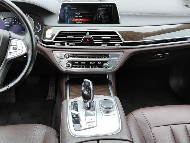BMW 7 Serie 740i 2016 Benzine 14