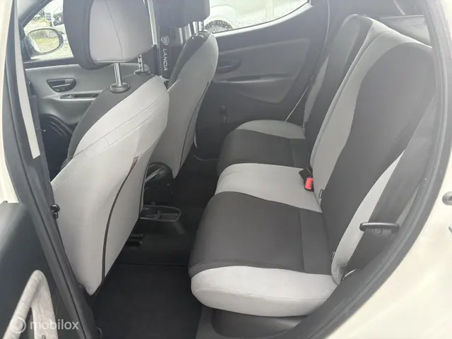 Lancia Ypsilon 0.9 TwinAir Silver 2013 Benzine 9