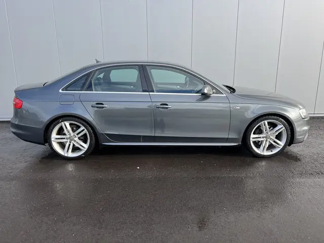 Audi A4 Limousine 1.8 TFSI S Edition 2012 Benzine 8