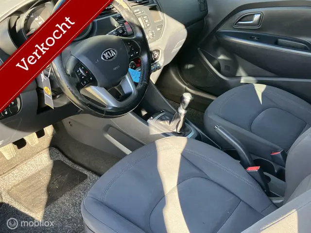 Kia Rio 1.2 CVVT World Cup Edition 2014 Benzine 5