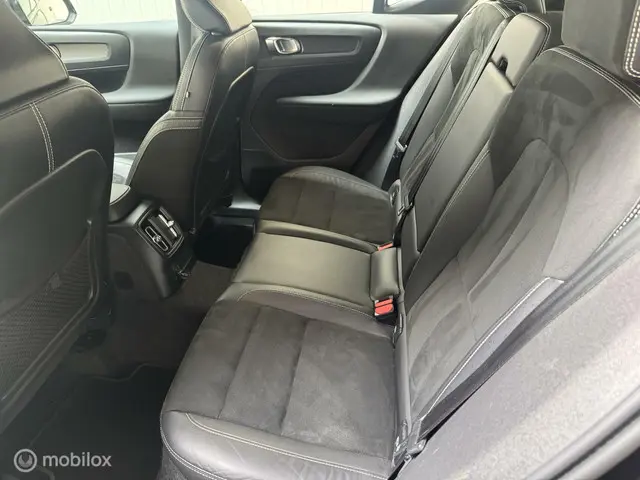 Volvo XC40 1.5 T4 Recharge R-Design 2022 Hybride Benzine 14