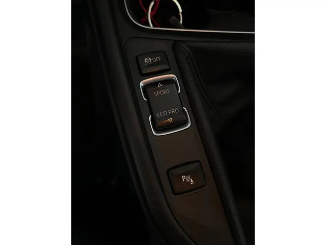 BMW 3 Serie 316i 2012 Benzine 13