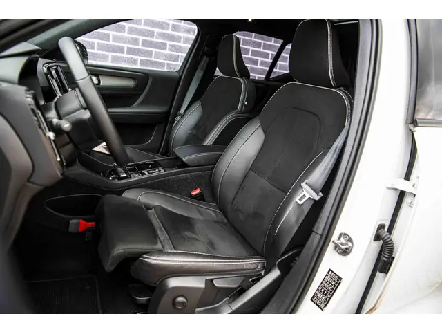 Volvo XC40 1.5 T5 Recharge R-Design 2022 Hybride Benzine 6