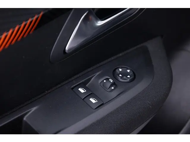 Peugeot 208 1.2 PureTech Active 5drs 2023 Benzine 8