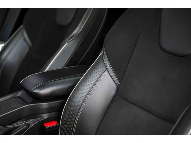 Volvo V40 1.5 T3 Polar+ Sport 2019 Benzine 29