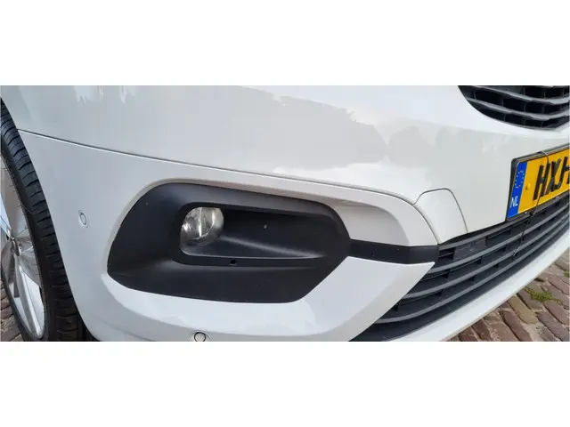 Opel Combo Tour 1.2 Turbo L2H1 Edition 7p. 2020 Benzine 36