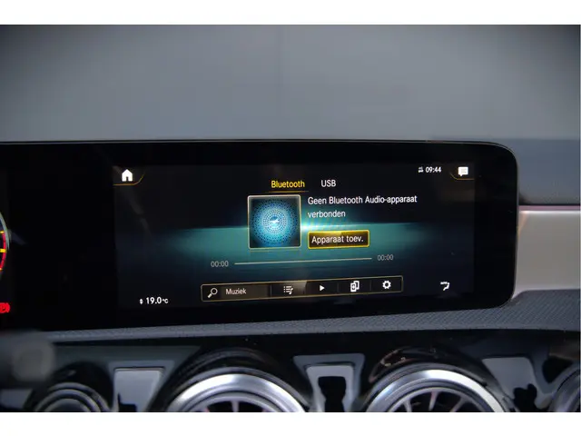 Mercedes-Benz A-Klasse AMG 35 4MATIC 2022 Benzine 54