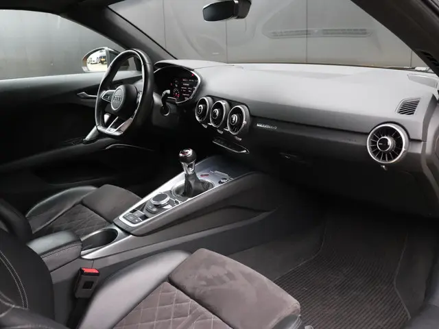 Audi TT Roadster 2.0 TFSI TTS quattro 2018 Benzine 17