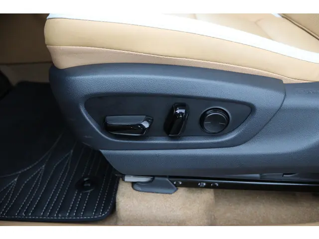 Lexus RZ 350e Luxury Line 77 kWh 2026 Elektrisch 38